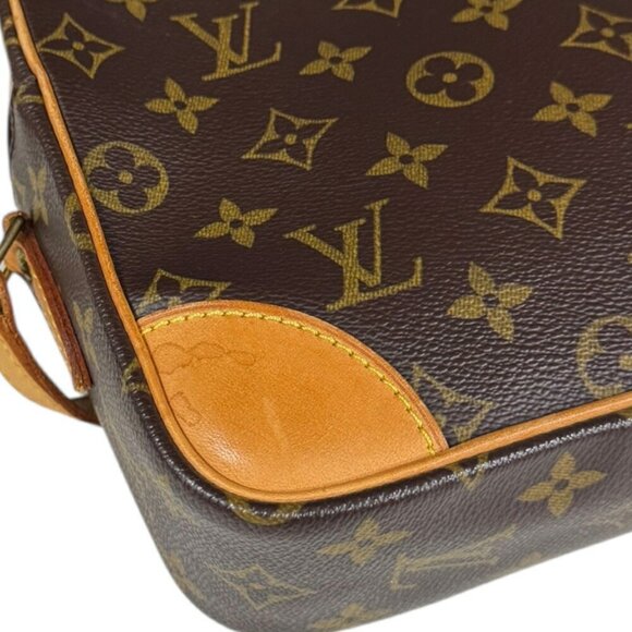 LOUIS VUITTON Brown Monogram Canvas Shoulder Bag - Picture 10 of 15